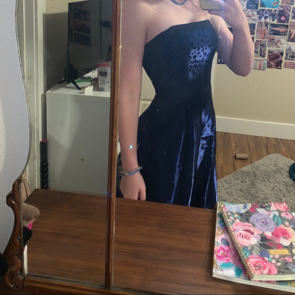 Prom dress - Picture 2 of 6